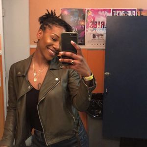 Meet your Posher, Demire